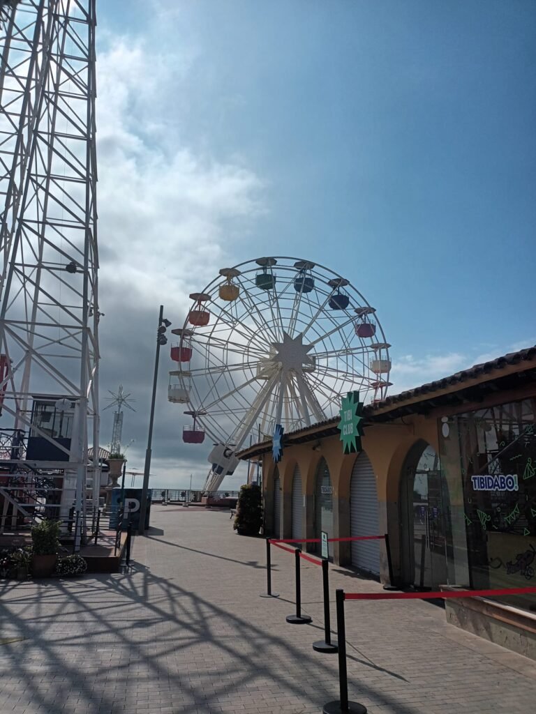 ista de la glorieta con la estrella en el Parque Tibidabo en Barcelona